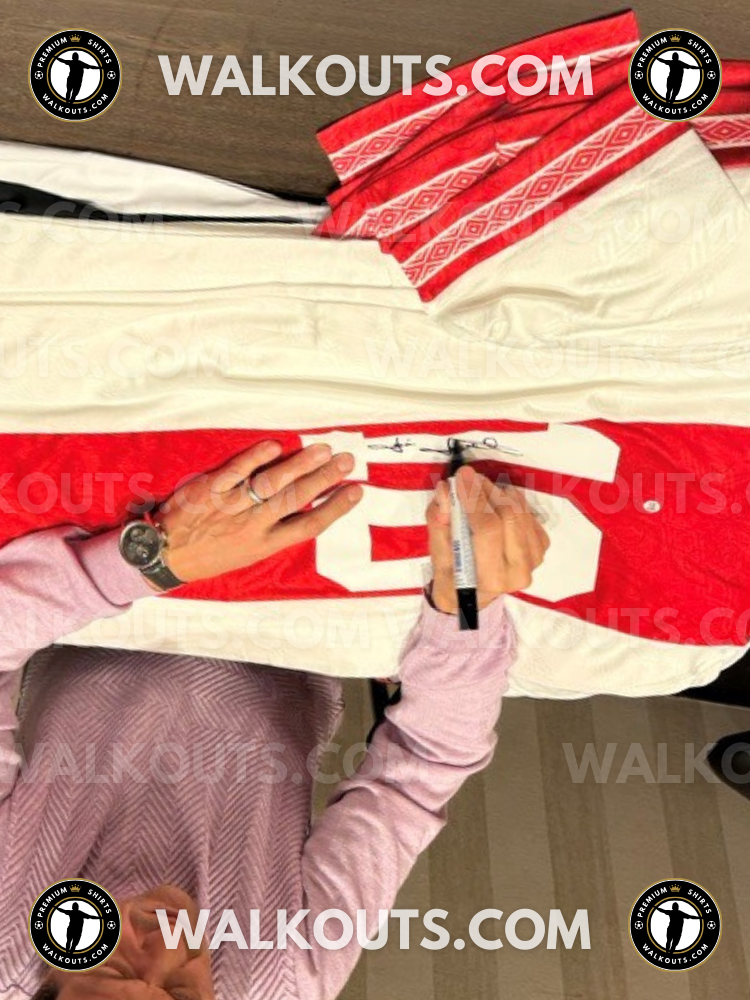Signature close-up (signing proof) for Jari Litmanen (AFC Ajax) — 1994-1995 • #24JLI20017810