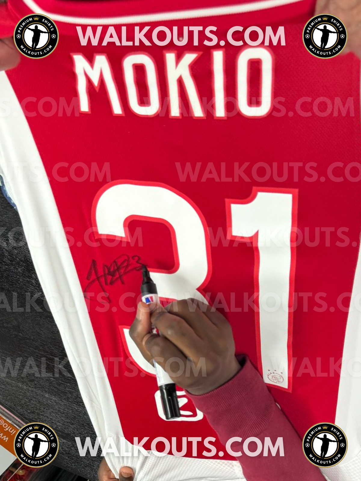Signature close-up (signing proof) for Jorthy Mokio (AFC Ajax) — 2024-2025 • #25JMO20019731