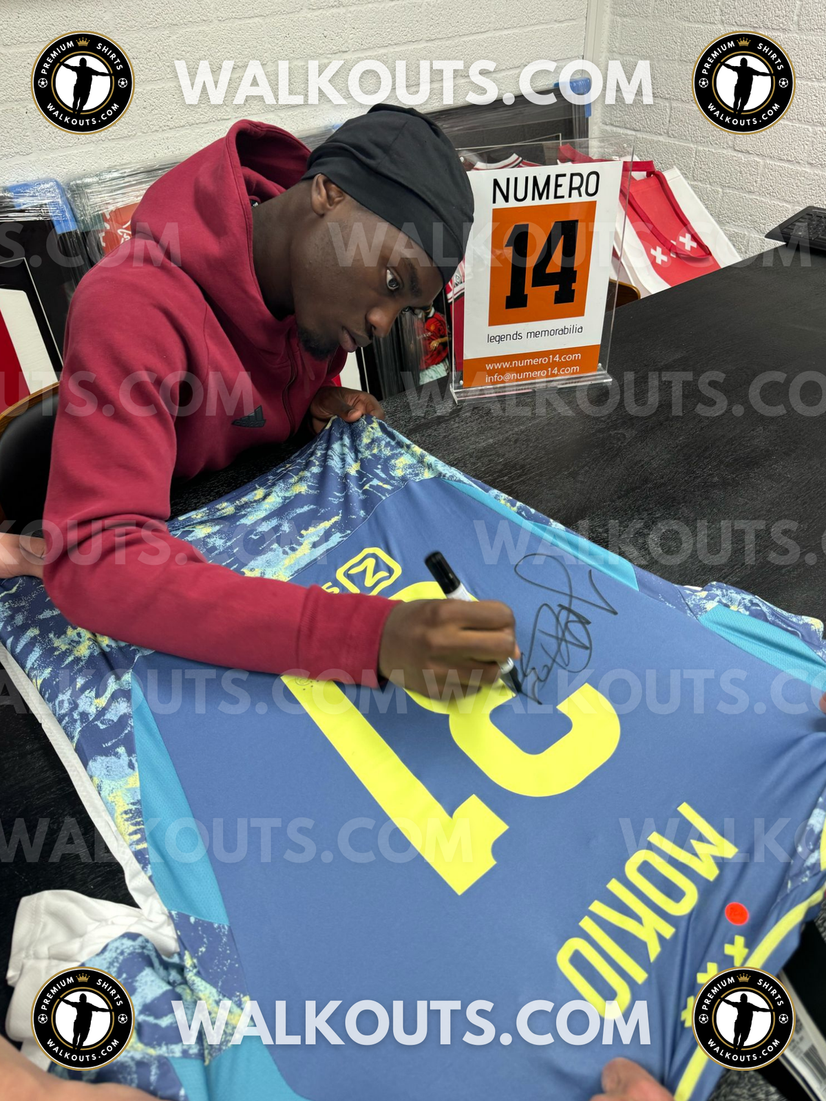 Signing proof photo for Jorthy Mokio (AFC Ajax) — 2024-2025 • #25JMO20019831