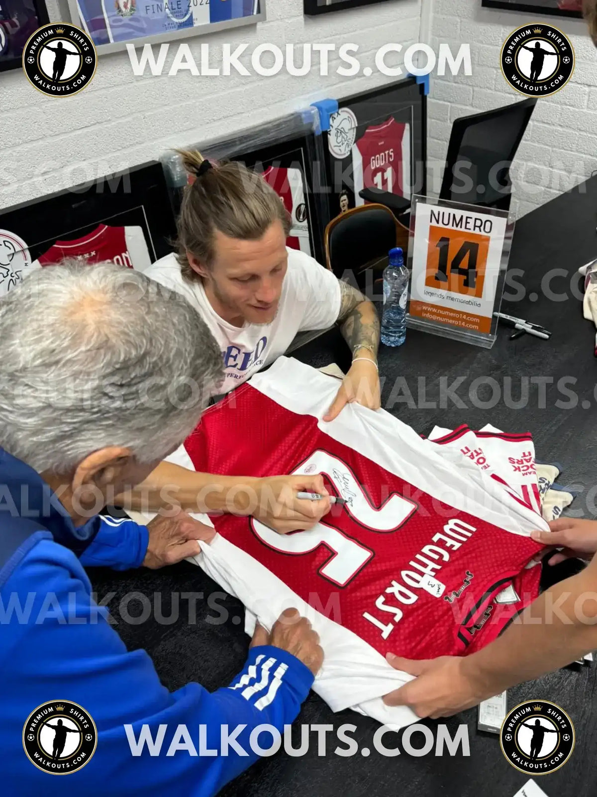 Signing proof photo for Wout Weghorst (AFC Ajax) — 2025-2026 • #25WWE20024125