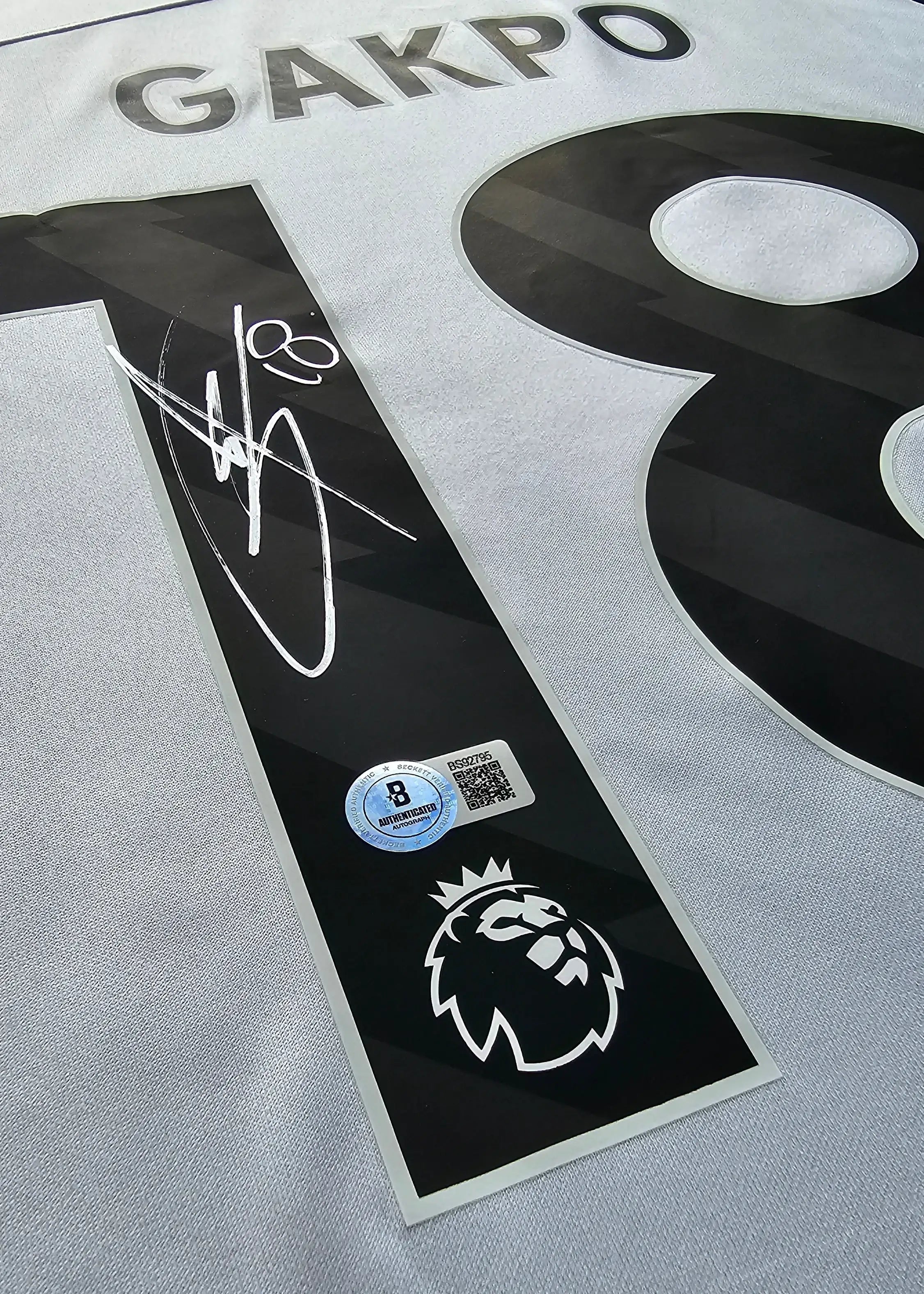 Why Collectors Prefer Beckett Signed Football Shirts