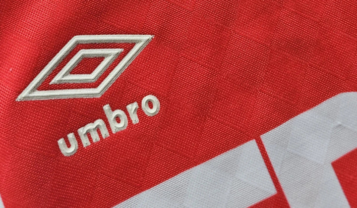 Collecting Pre-2015 Fanshop Shirts: Brands, Proof, and Pitfalls