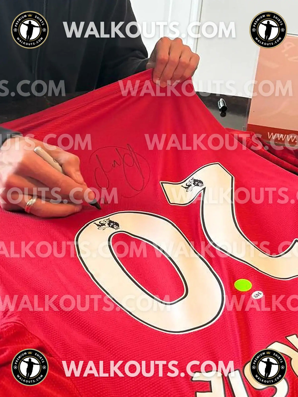 Signature close-up (signing proof) for Robin van Persie (Manchester United F.C.) - 2014-2015 • #26RVP20035920