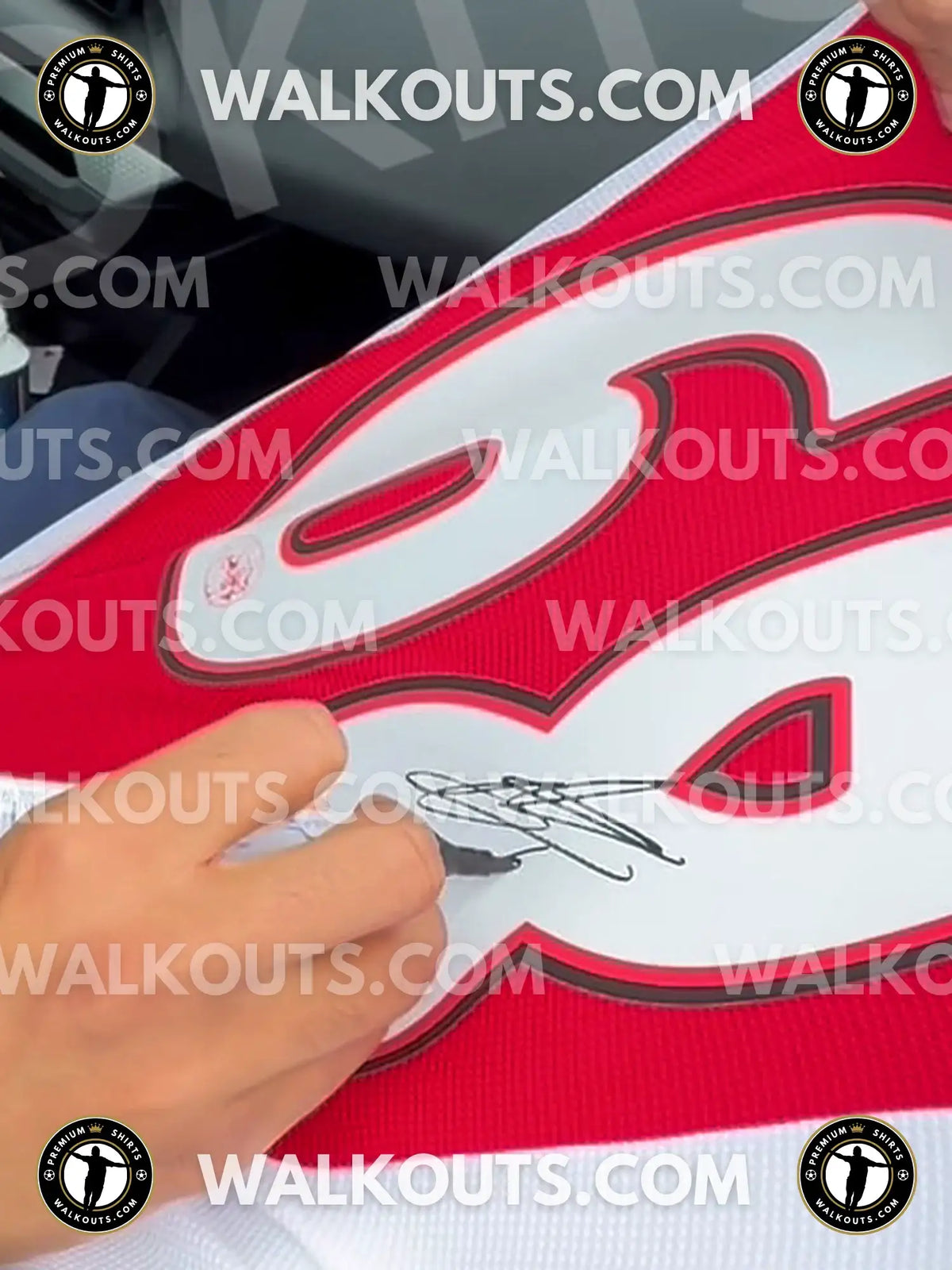 Signature close-up (signing proof) (AFC Ajax) • #26AOU20036068