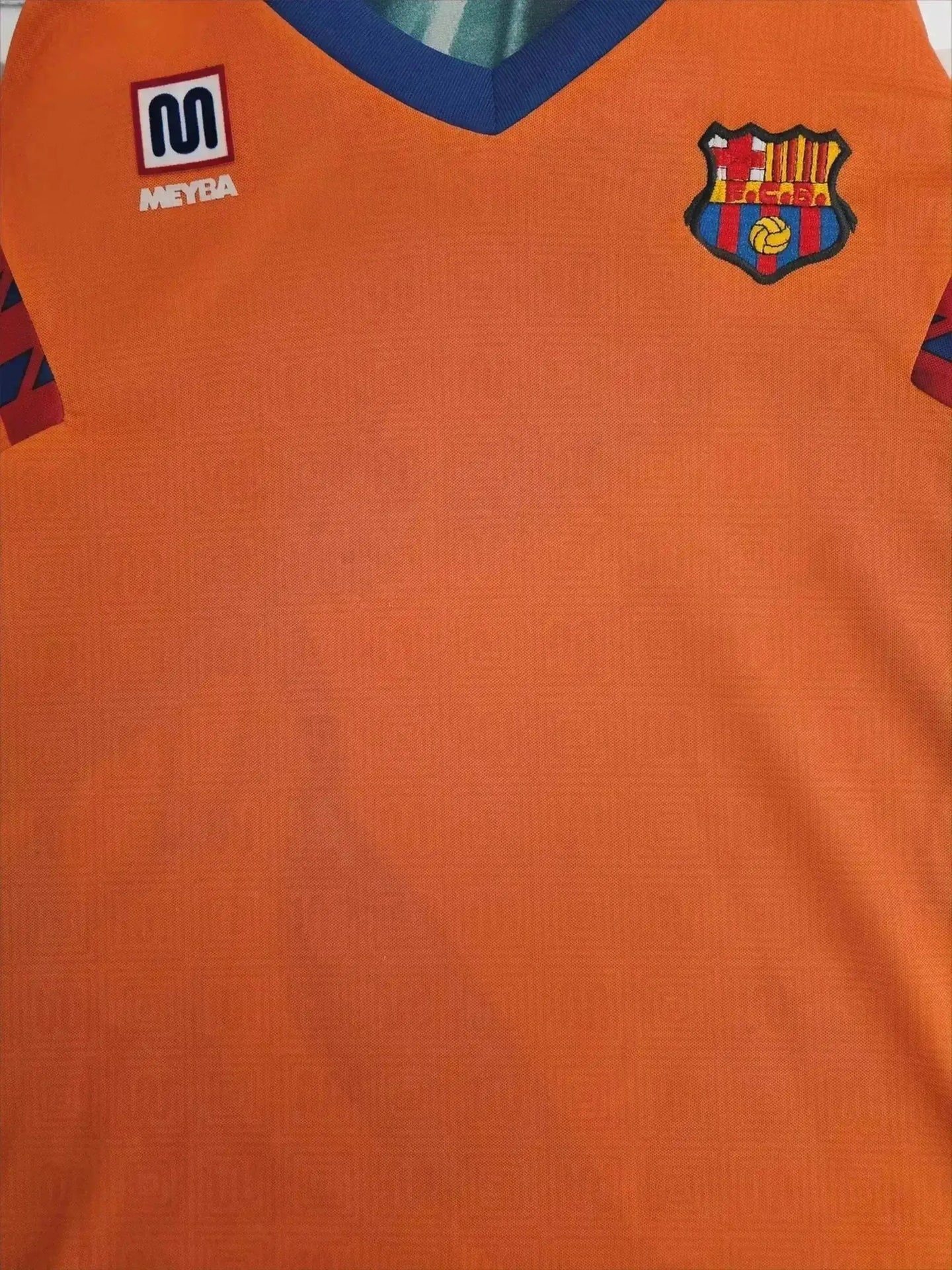 Front view of Ronald Koeman 4 Barcelona away shirt featuring the club crest and MEYBA logo.