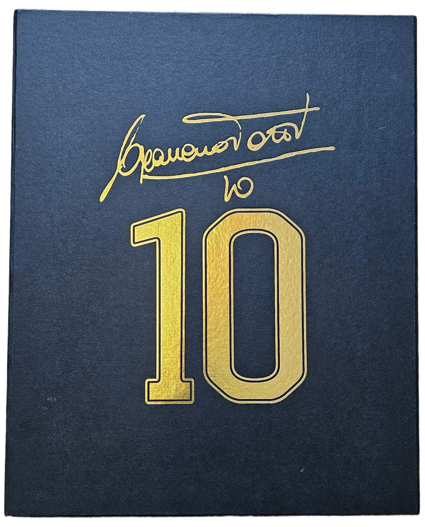 Signature of Francesco Totti above the number 10 in gold on a dark background.