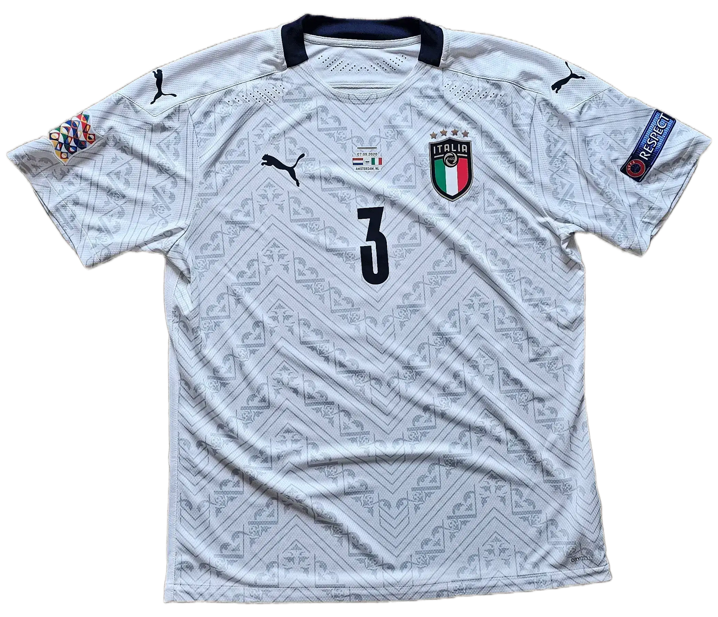 Back view showing No. 3 and Italy crest with geometric white design.