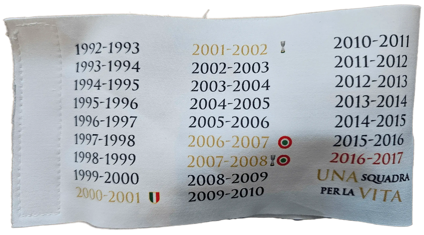 Detail view showing seasons 1992-2017 with club motto 'UNA SQUADRA PER LA VITA'.