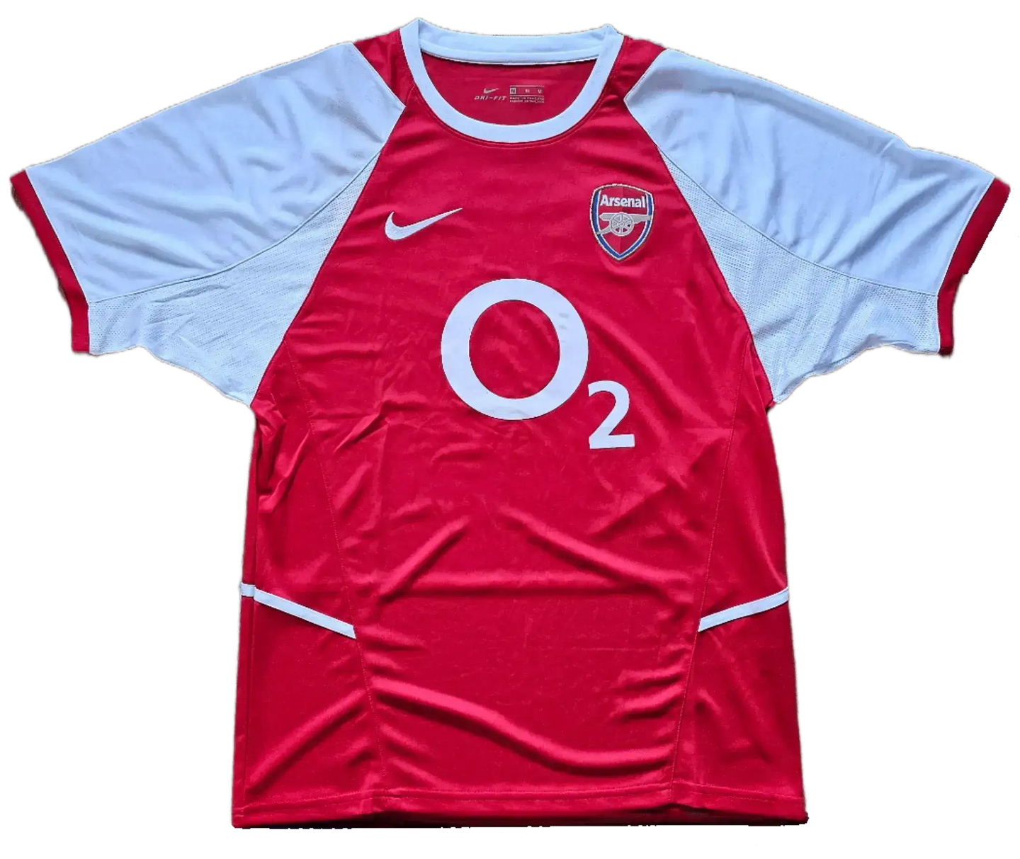 Front view of red Arsenal soccer jersey featuring O2 sponsor and crest, with white sleeves.