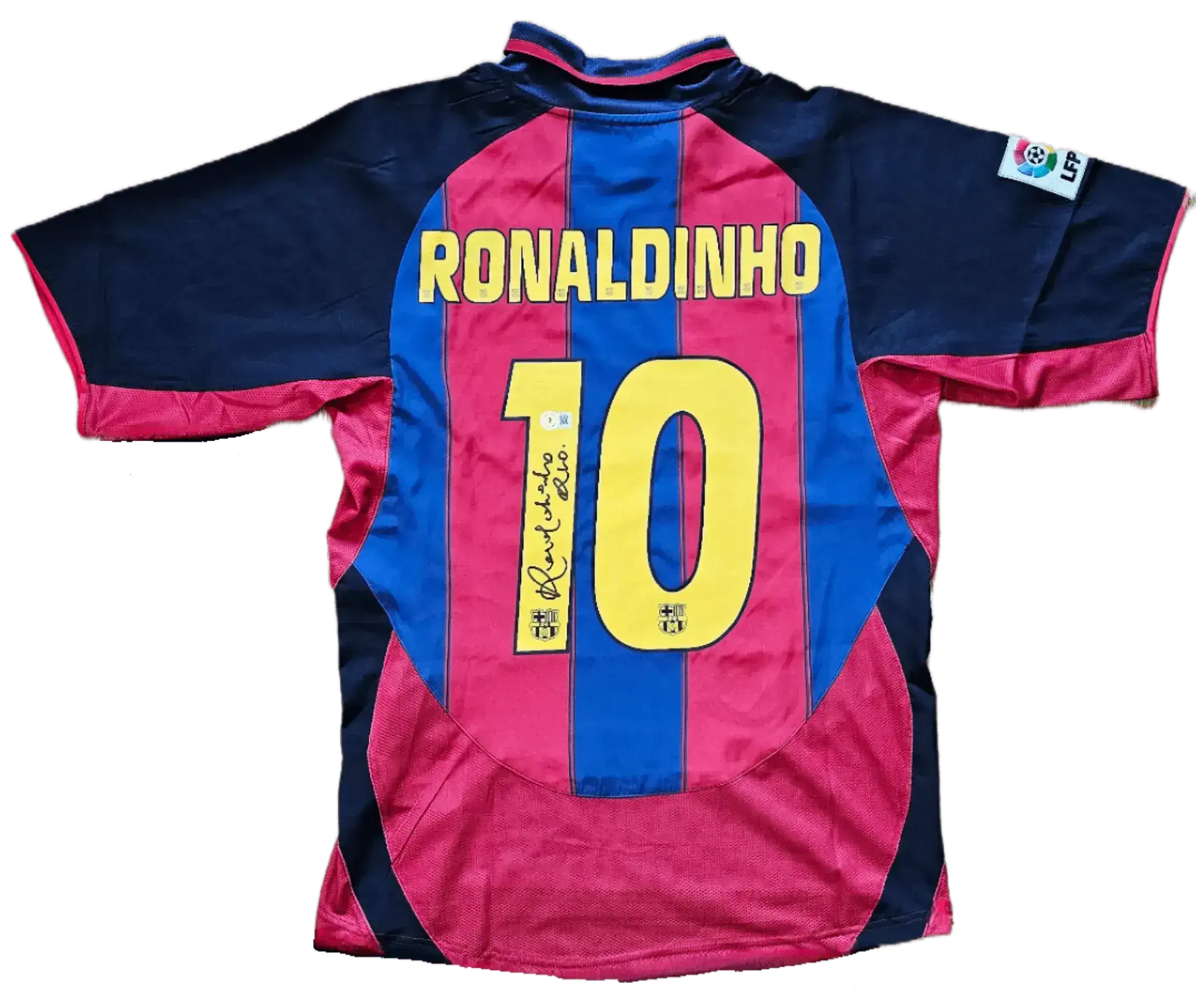 Back view showing Ronaldinho, No. 10, and signature on FC Barcelona shirt.