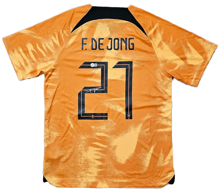 Back view showcasing F. DE JONG with No. 21 and visible signature.