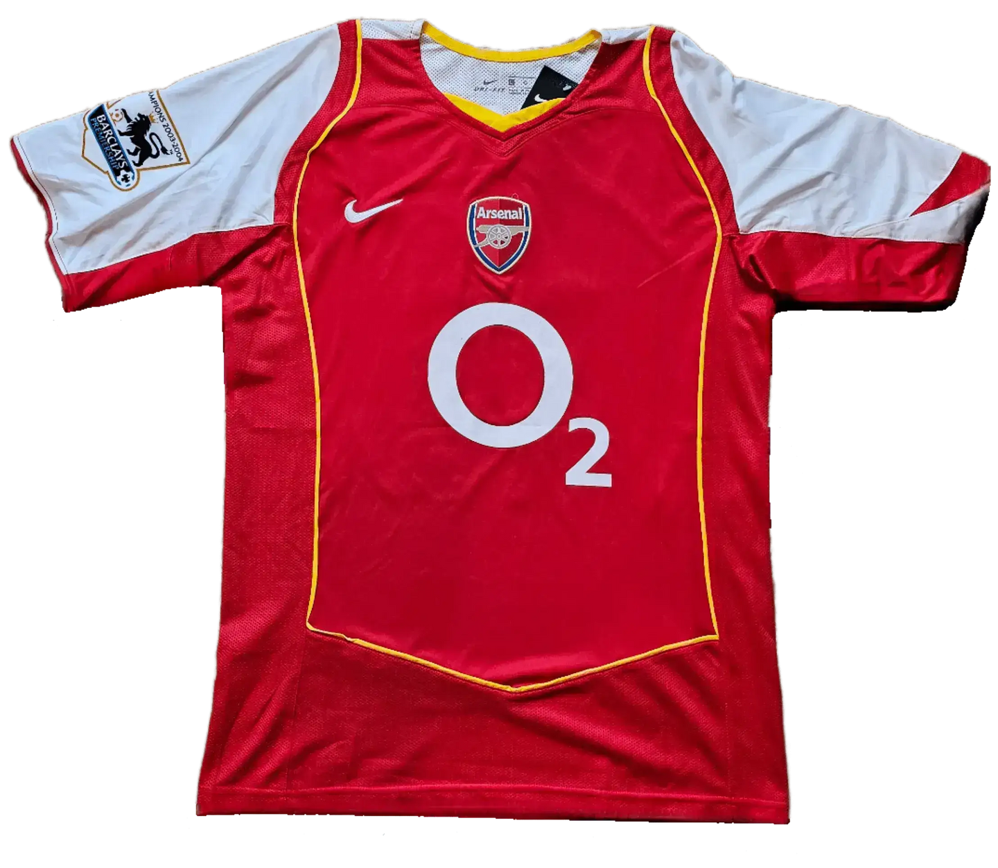 Front view of red Arsenal soccer jersey featuring O2 sponsor and Arsenal crest.