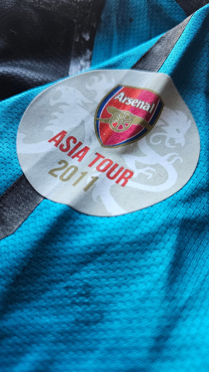 Robin van Persie 10 Arsenal 2010-2011 - Match Issued Away Jersey | Asia Tour