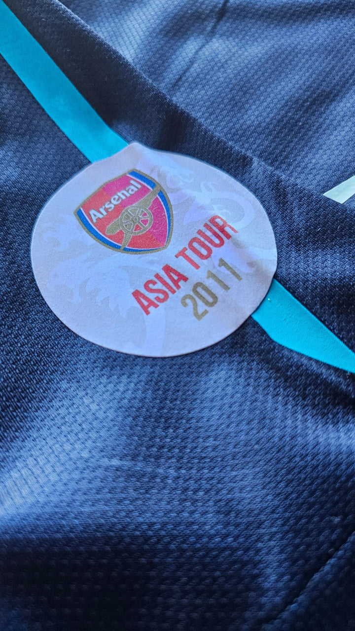 Robin van Persie 10 Arsenal 2010-2011 - Match Issued Away Jersey | Asia Tour