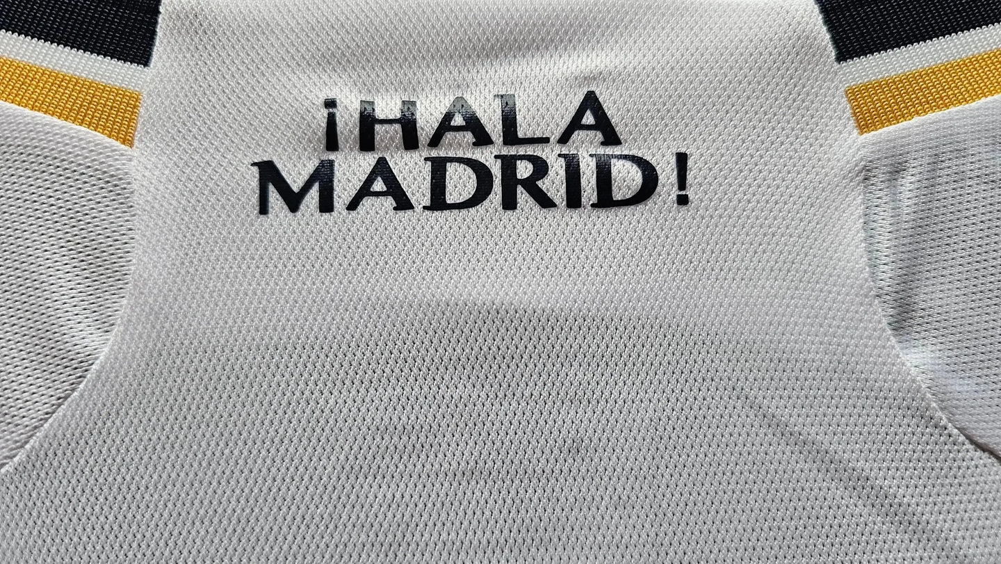 Back view featuring the text ¡HALA MADRID! in bold black on a white background.