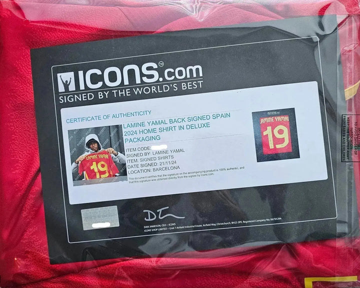 Back view showing Lamine Yamal, No. 19, and certificate of authenticity details.