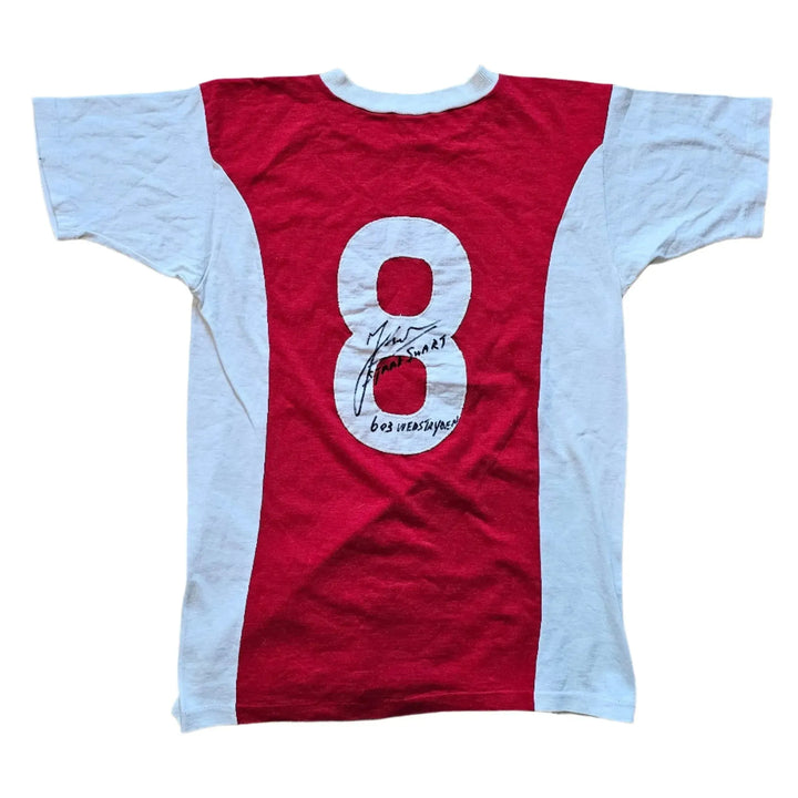 Back view featuring No. 8 and Sjaak Swart&
