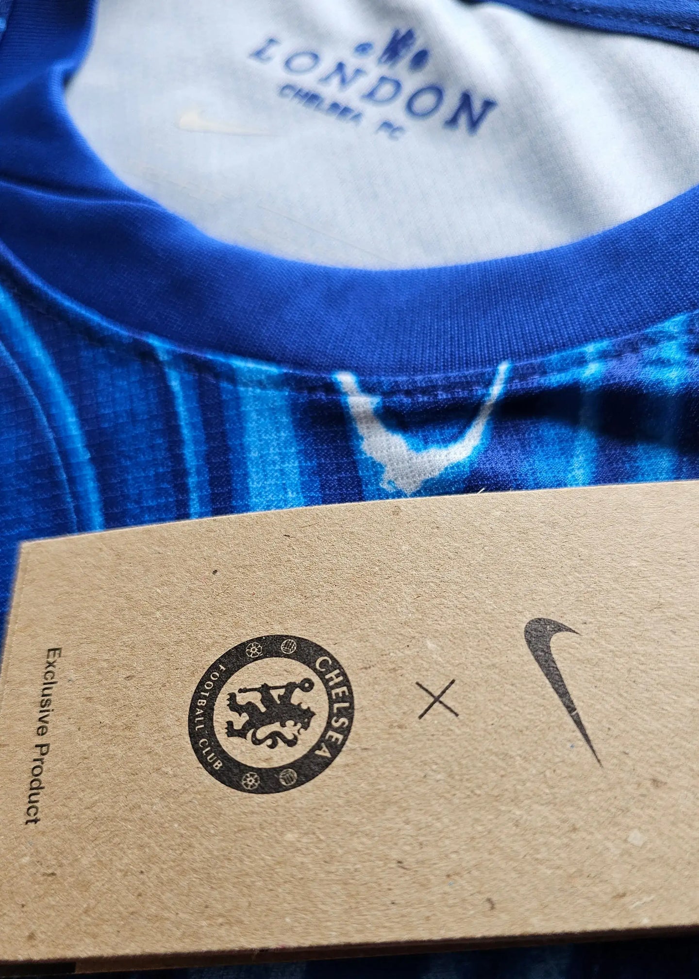 Crest detail featuring Chelsea F.C. logo with 'LONDON' text and Nike branding.