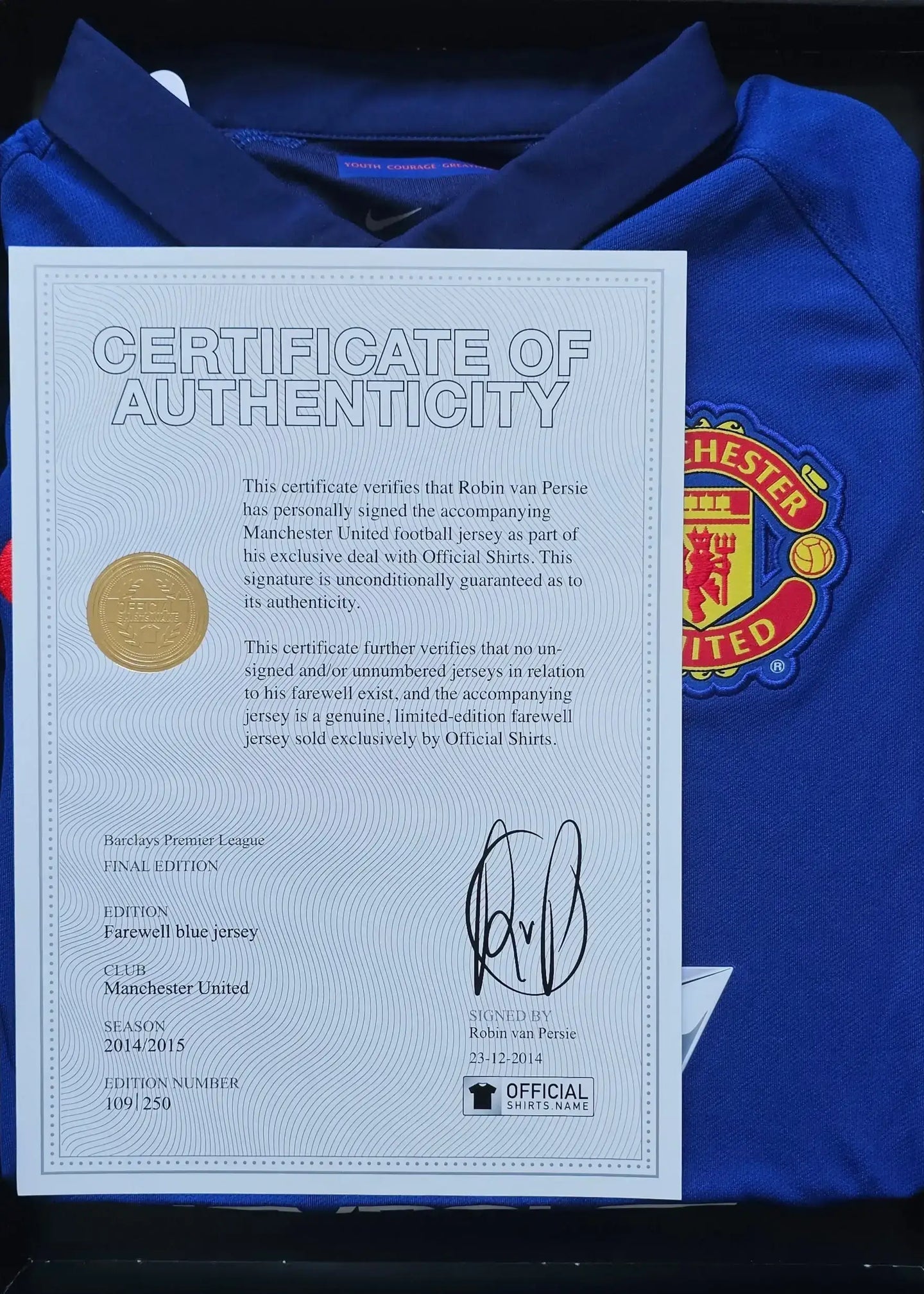 Certificate of authenticity for Robin van Persie signed Manchester United football jersey.