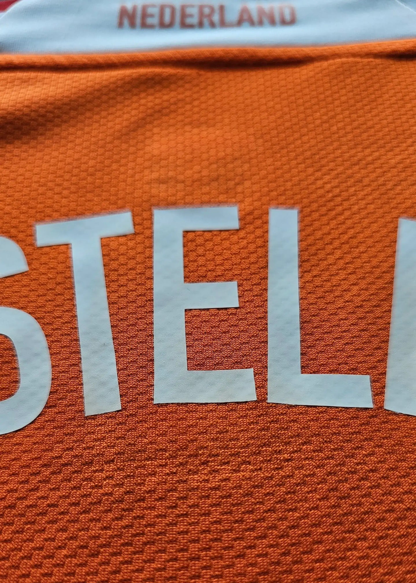Close-up of the back showing the name 'NISTELROOY' and the word 'NEDERLAND' above.