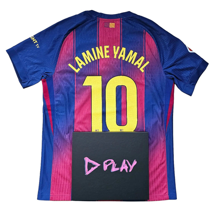 Back view displaying No. 10 and Lamine Yamal along with a boxed D PLAY detail.