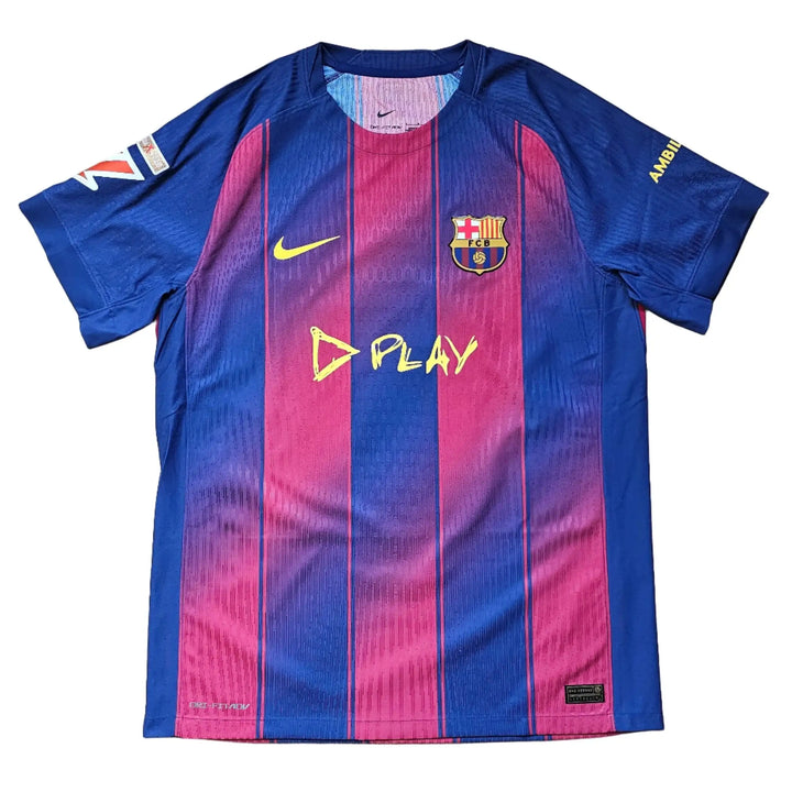Front view of the Barcelona football shirt featuring the crest, No. 10, and DPLAY sponsor.
