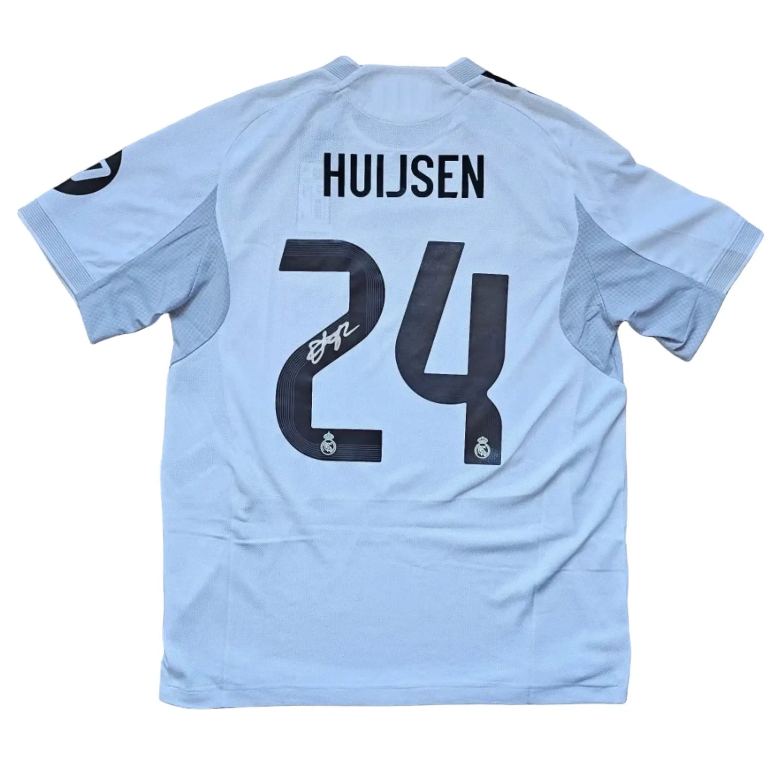Back view showing Huijsen, No. 24, with a visible signature.