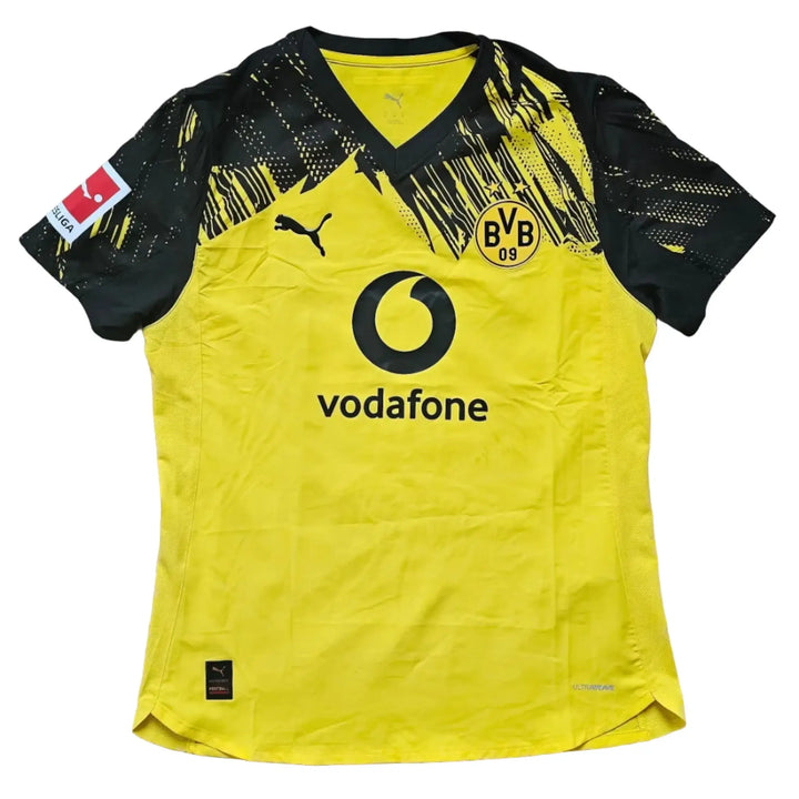 Back view showing No. 30, Borussia Dortmund crest, and Vodafone sponsor logo.