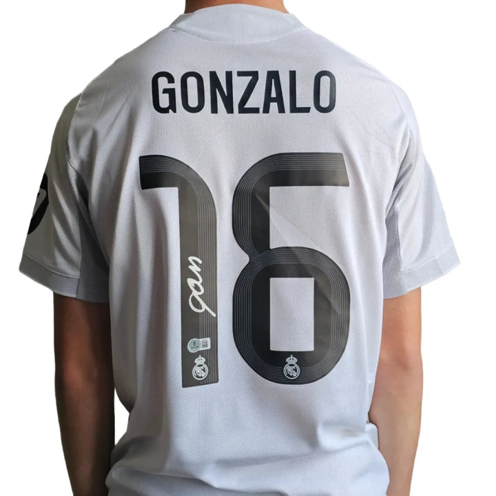 Rear view showing player name Gonzalo and No. 16 with a signature detail.