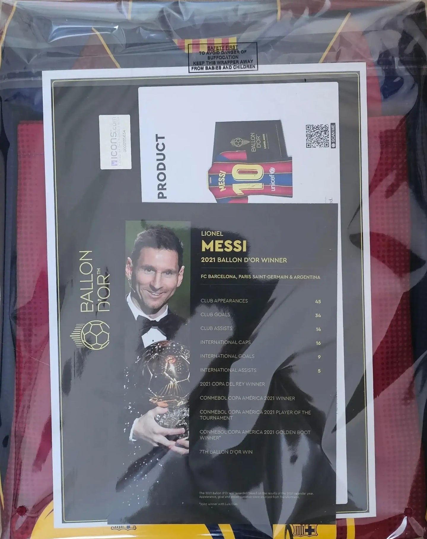Lionel Messi with a Ballon d&