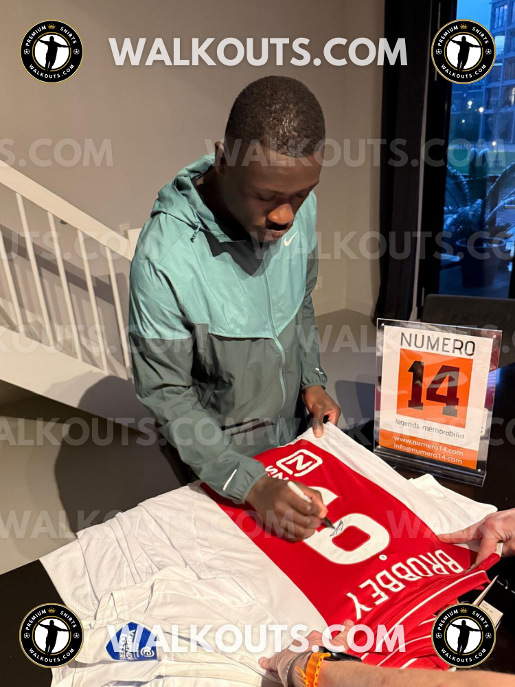 Signing proof photo for Brian Brobbey (AFC Ajax) — 2024-2025 • #24BBR20014509