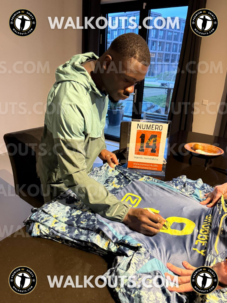Signing proof photo for Brian Brobbey (AFC Ajax) — 2024-2025 • #24BBR20014709