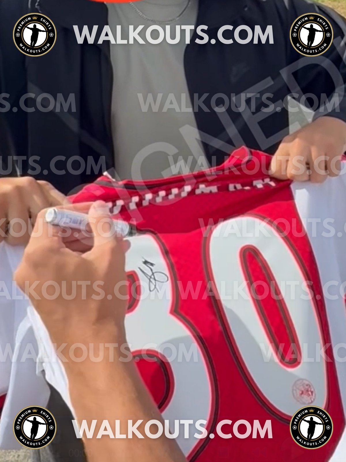 Signature close-up (signing proof) for Aaron Bouwman (AFC Ajax) — 2025-2026 • #25ABO20025730