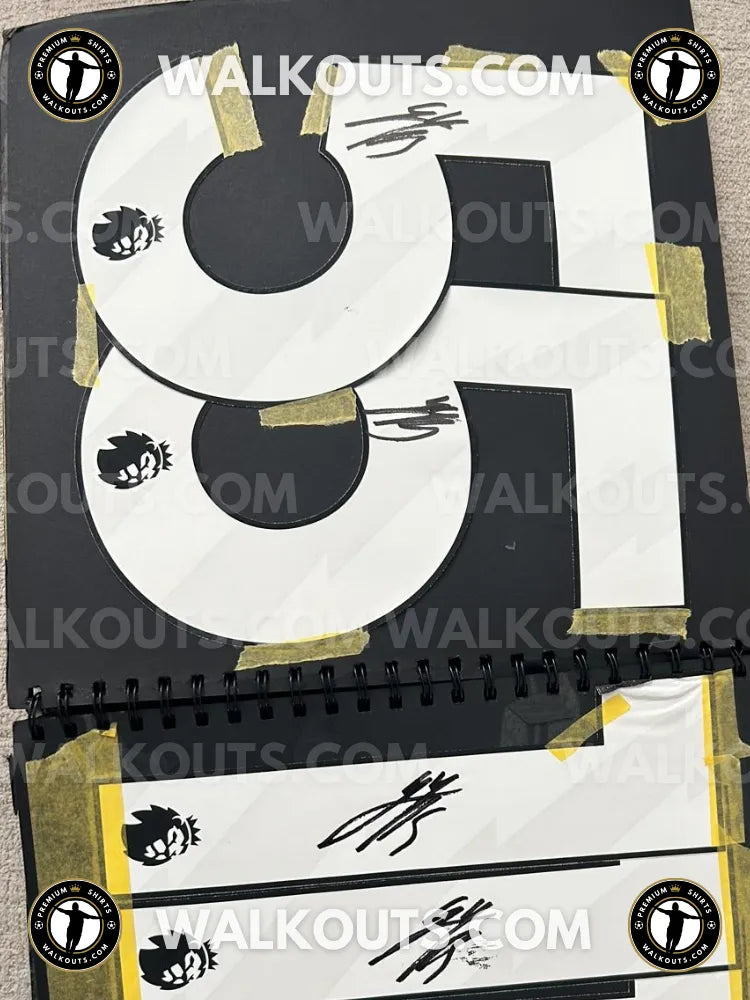 Signature close-up (signing proof) for Leny Yoro (Manchester United) — 2024-2025 • #24LYO20013015