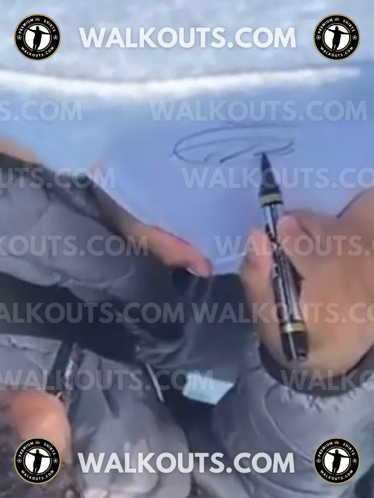 Signed Endrick Real Madrid 2024-25 | Beckett Grade 8 — Signature proof 25END20014016