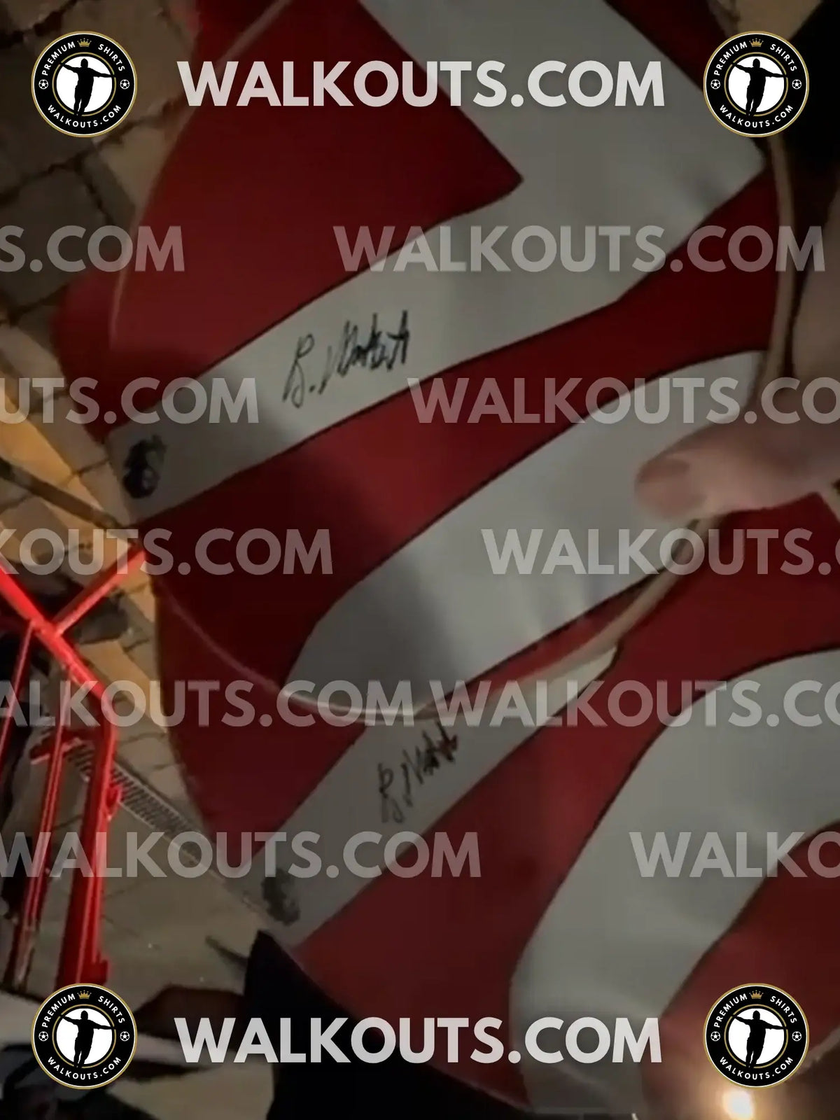 Signature close-up (signing proof) for Bendito Mantato (Manchester United F.C.) - 2025-2026 • #26BMA20029870