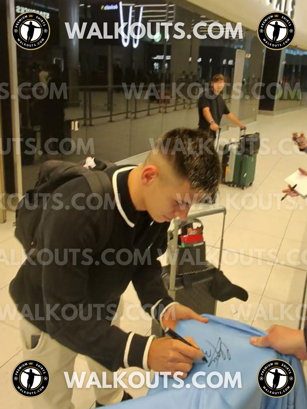 Signing proof photo for Claudio Echeverri (Manchester City F.C.) - 2024-2025 • #25CEC20028930