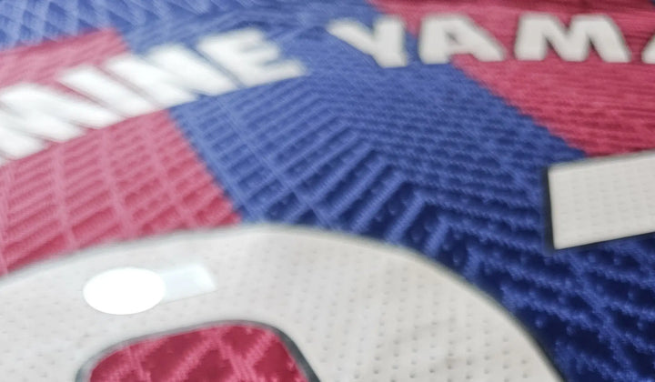 Van eerste krabbel tot wereldster: de waarde van een gesigneerd shirt