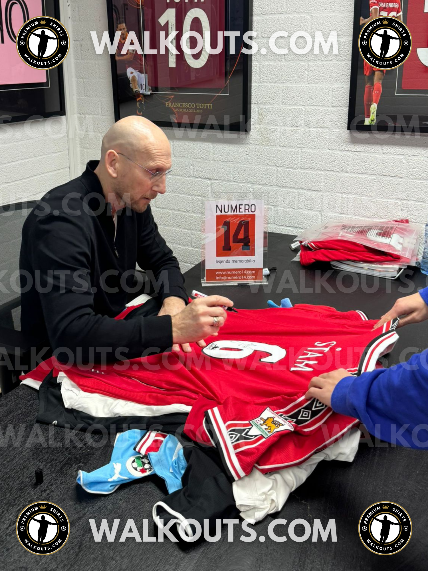 Signed Jaap Stam Man United 1998-99 | Beckett Grade 7 — Signing proof 24JST20016306