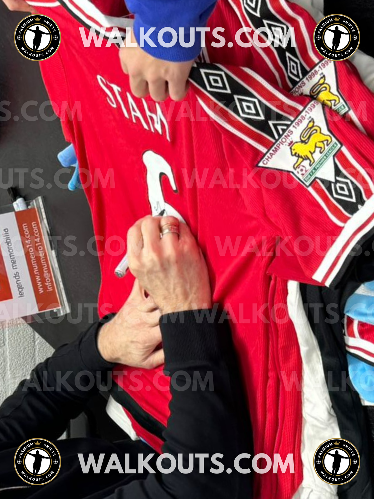 Signature close-up (signing proof) for Jaap Stam (Manchester United F.C.) — 1998-1999 • #24JST20016406