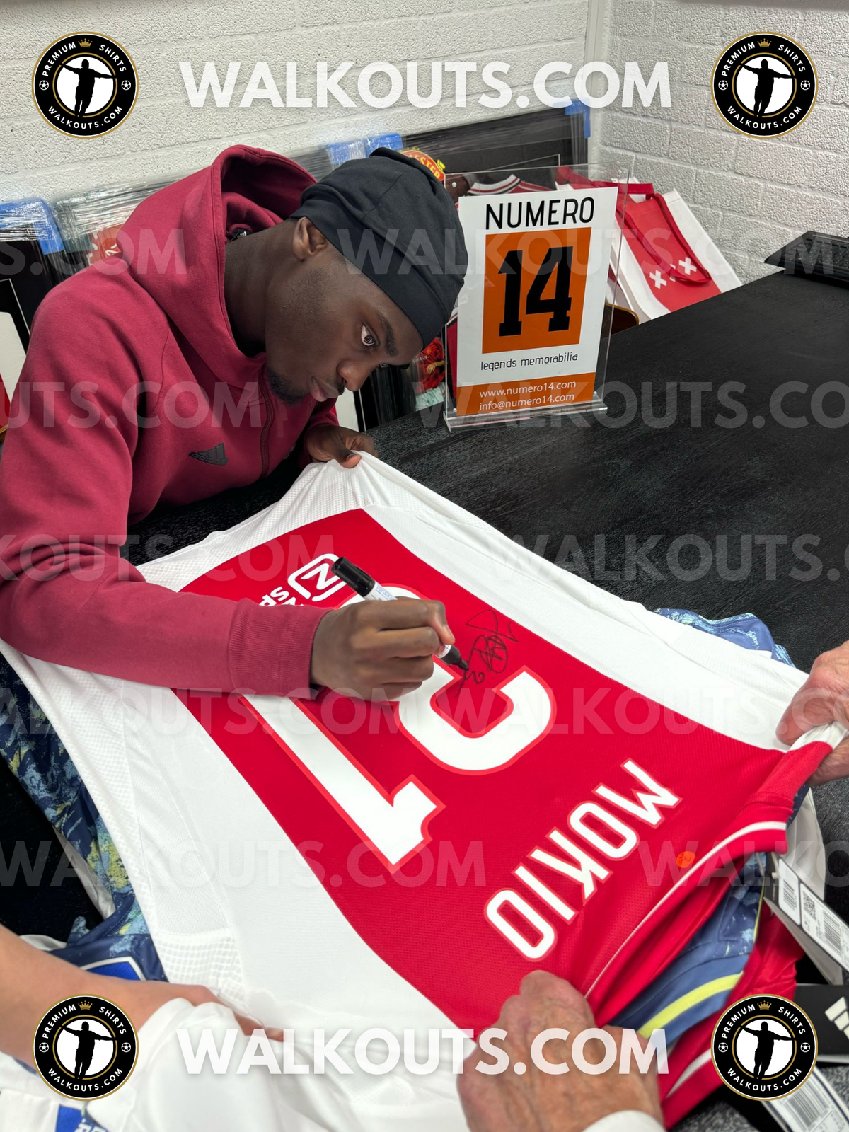 Signing proof photo for Jorthy Mokio (AFC Ajax) — 2024-2025 • #25JMO20019631