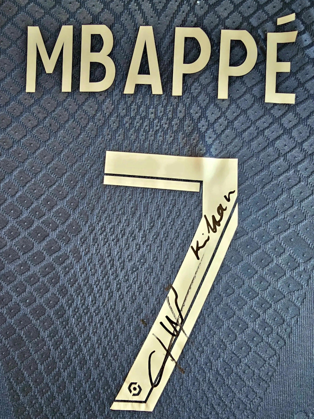 Kylian Mbappé 7 Paris Saint-Germain 2022-2023 Home - Signed Soccer Shirt | Luxury Frame with Museum Glas - Walkouts