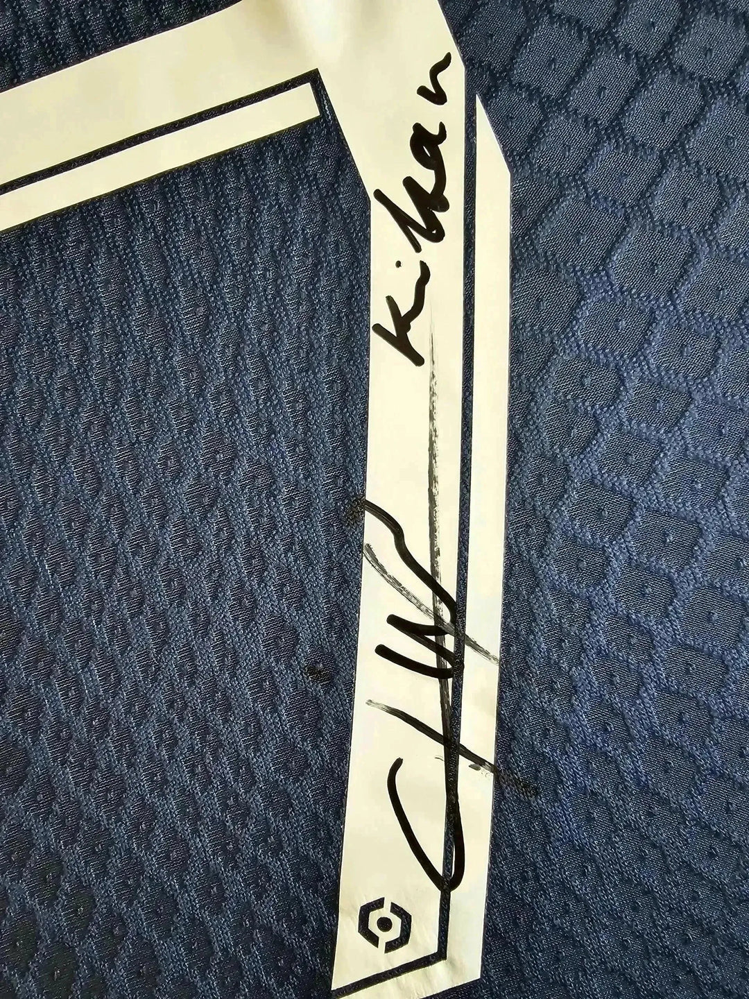 Kylian Mbappé 7 Paris Saint-Germain 2022-2023 Home - Signed Soccer Shirt | Luxury Frame with Museum Glas - Walkouts