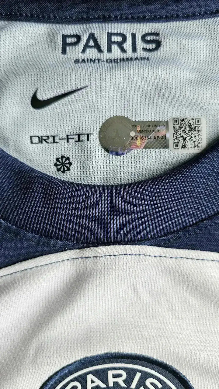 Crest detail showing &