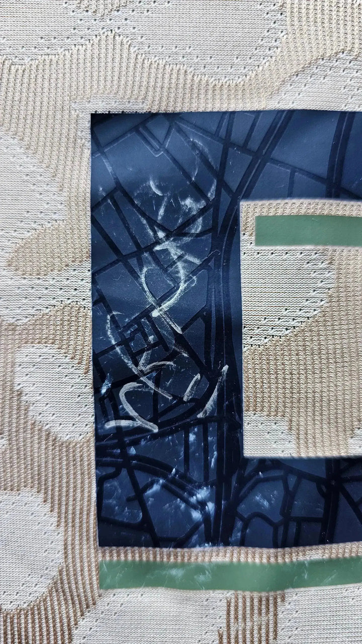 Signature detail showing Marquinhos&