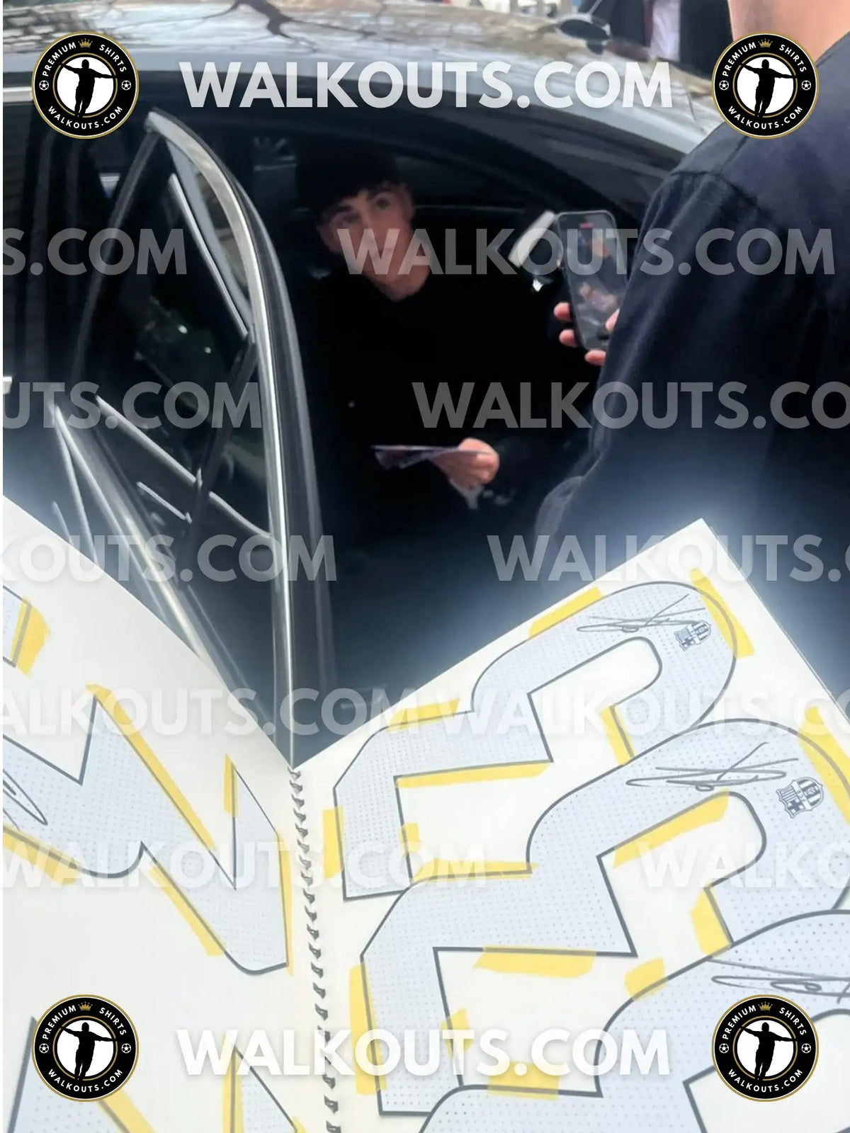 Signing proof photo for Pau Cubarsí (FC Barcelona) - 2023-2024 • #24PCU20010933