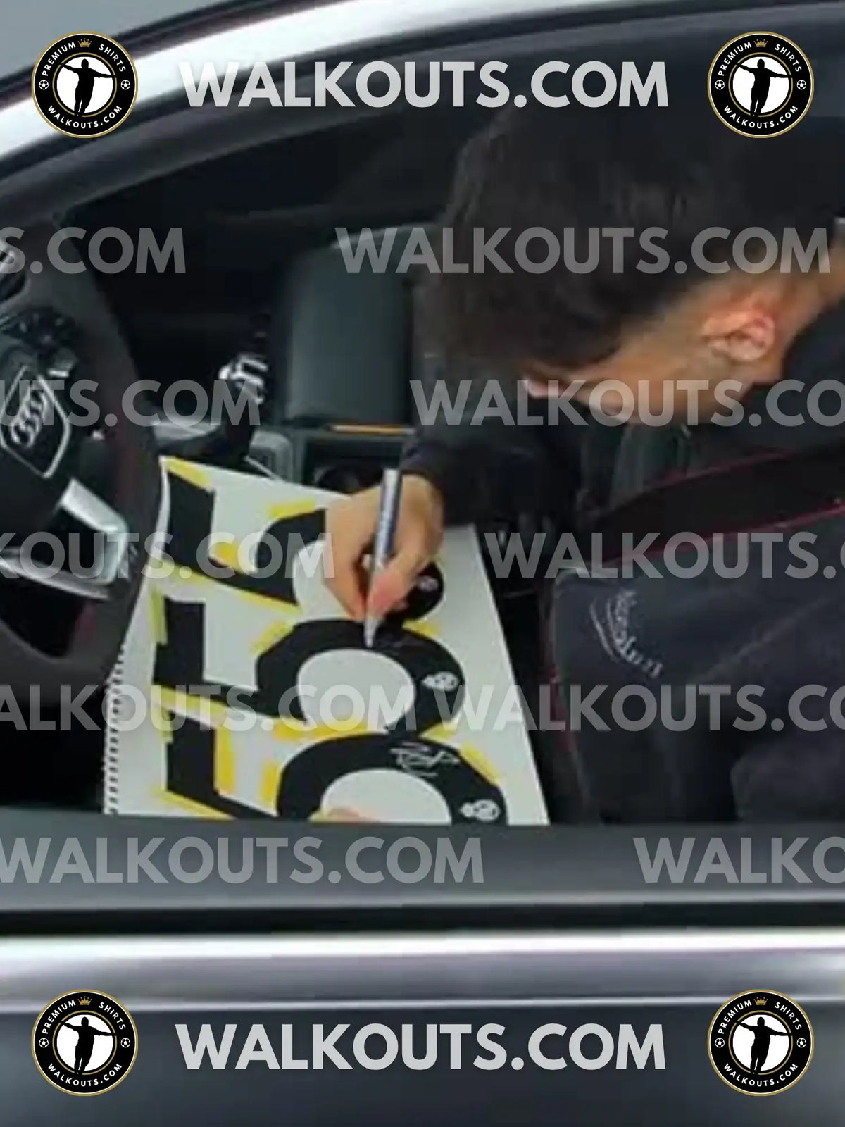 Signing proof photo for Raúl Asencio (Real Madrid CF) - 2024-2025 • #25RAS20033035