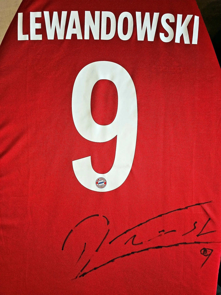 Robert Lewandowski 9 FC Bayern München 2019-2020 Home - Signed Soccer Shirt | UEFA Champions League Triumph - Walkouts