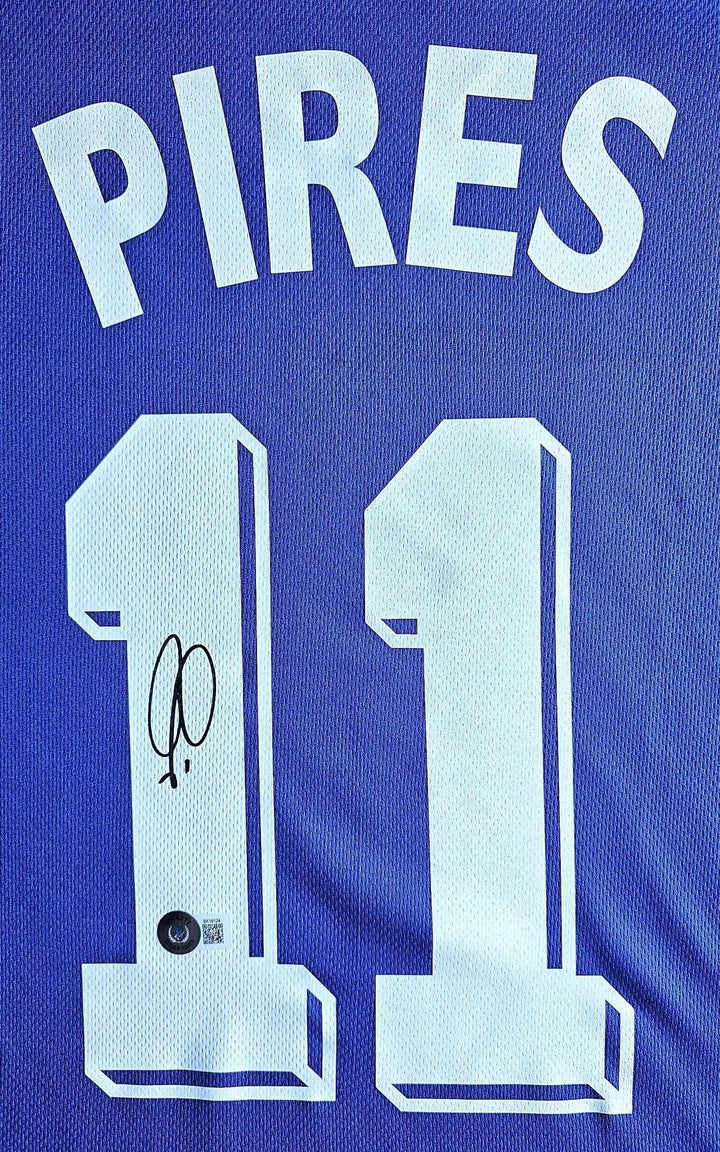 Robert Pires 7 France 1998 World Cup - Signed Soccer Shirt | World Cup Glory - Walkouts