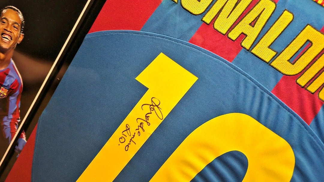 Ronaldinho 10 FC Barcelona 2006 Home - Signed Soccer Shirt | UEFA Champions League Final - Walkouts